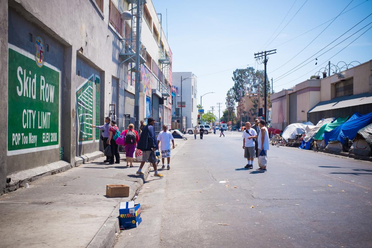 Skid Row resident General Jeff created the Skid Row City Limits Mural on San Julian Street. The mural was painted entirely by Skid Row residents in 2014. Photos by Zengzheng Wang.