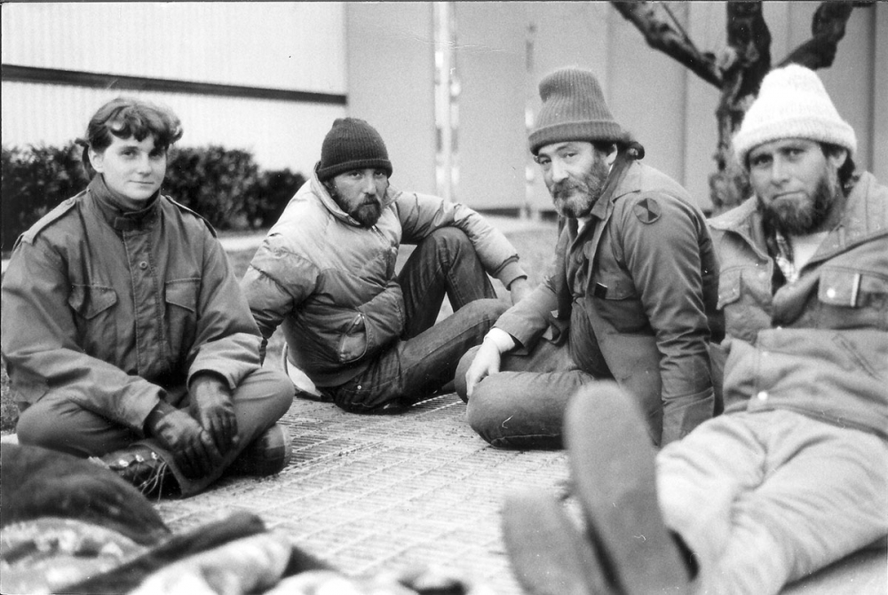 Mitch Snyder, second from right, and Michael Stoops, far right, in 1986. Courtesy of National Coalition for  the Homeless
